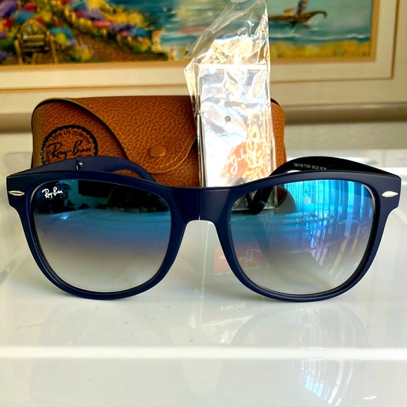 Ray-Ban Folding Wayfer Gradient Sunglasses - Picture 1 of 8
